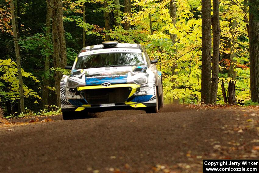 Enda McCormack / Liam McCormack Hyundai i20 R5 on SS16, Mount Marquette.