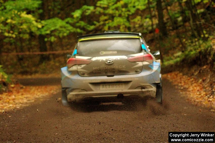 Enda McCormack / Liam McCormack Hyundai i20 R5 on SS16, Mount Marquette.