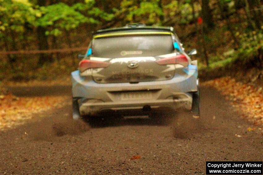 Enda McCormack / Liam McCormack Hyundai i20 R5 on SS16, Mount Marquette.