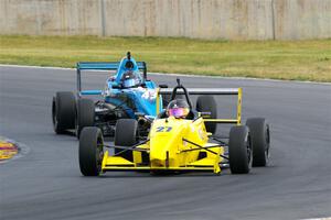 Hartley MacDonald's Van Diemen RF06 and Shane Prieto's Firman RFR 1000