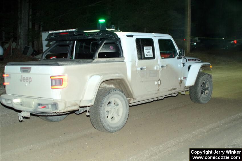 A Jeep Wrangler Rubicon sweeps SS14, Thunder River.