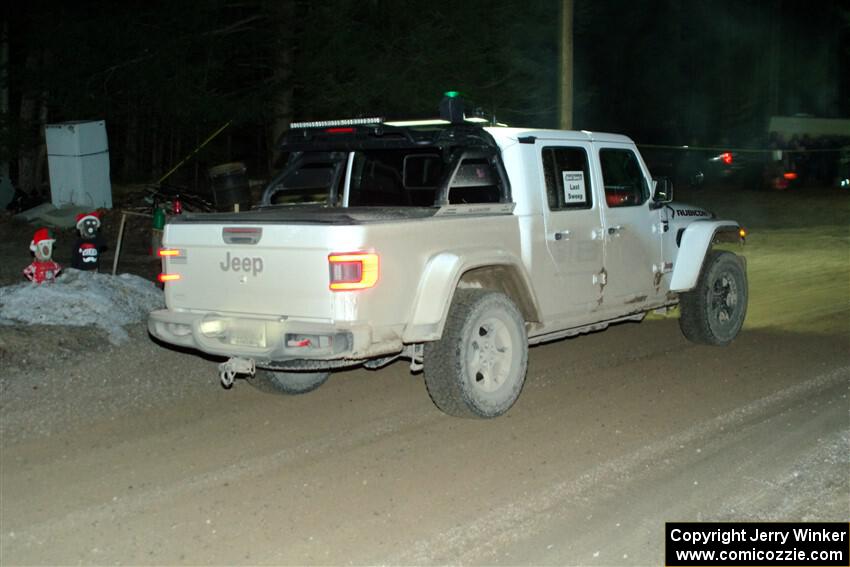 A Jeep Wrangler Rubicon sweeps SS14, Thunder River.