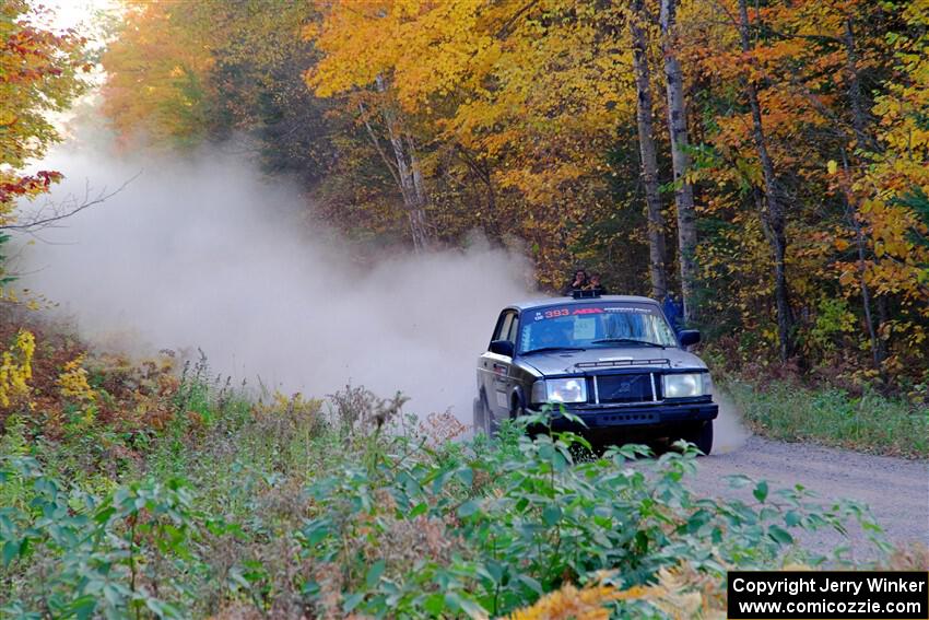 Adam Brock / Shanti Witt Volvo 244 on SS5, Far Point I.