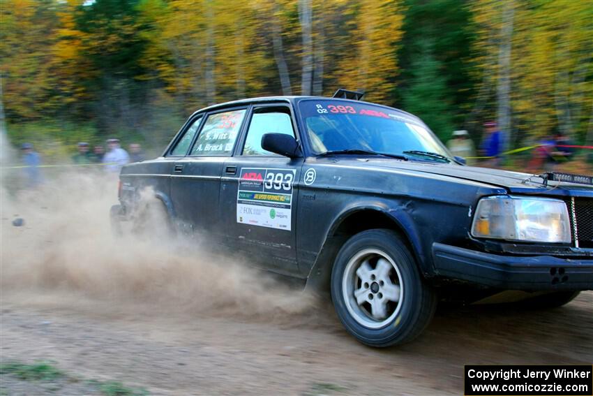 Adam Brock / Shanti Witt Volvo 244 on SS5, Far Point I.