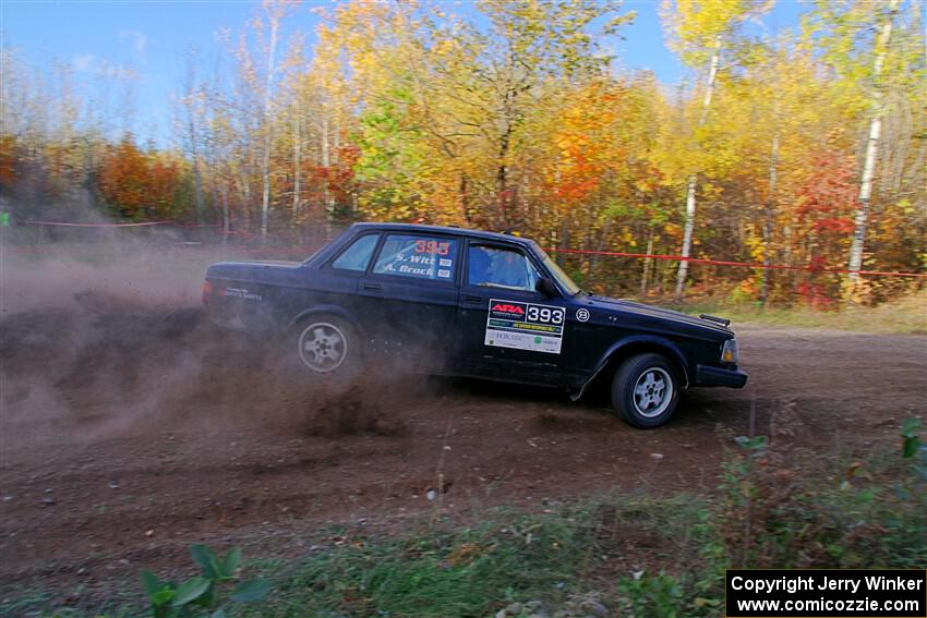 Adam Brock / Shanti Witt Volvo 244 on SS5, Far Point I.