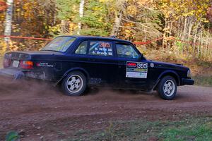 Adam Brock / Shanti Witt Volvo 244 on SS5, Far Point I.