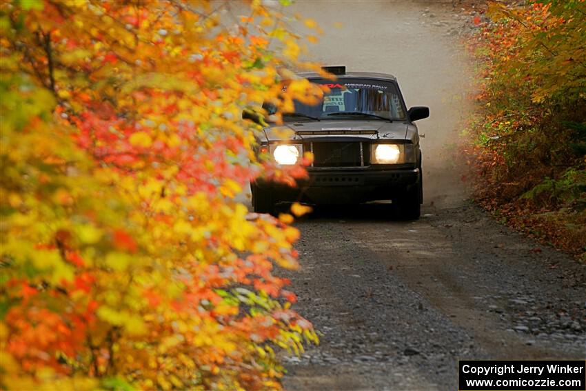 Adam Brock / Shanti Witt Volvo 244 on SS15, Double Trouble.