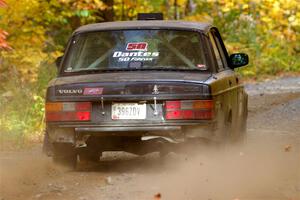 Adam Brock / Shanti Witt Volvo 244 on SS15, Double Trouble.