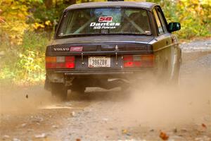 Adam Brock / Shanti Witt Volvo 244 on SS15, Double Trouble.