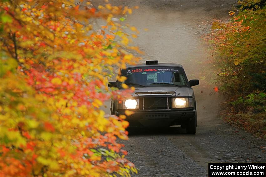 Adam Brock / Shanti Witt Volvo 244 on SS15, Double Trouble.