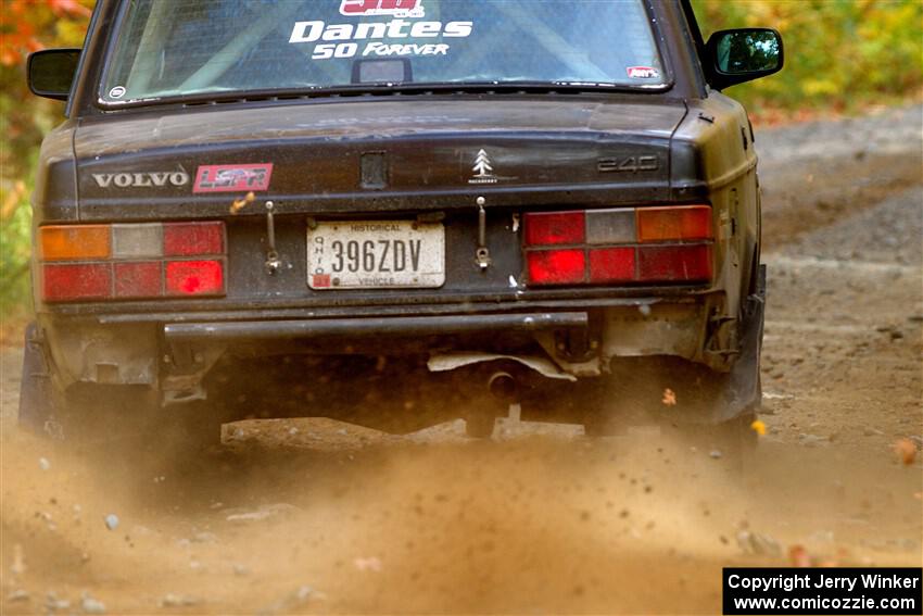 Adam Brock / Shanti Witt Volvo 244 on SS15, Double Trouble.