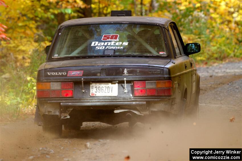 Adam Brock / Shanti Witt Volvo 244 on SS15, Double Trouble.