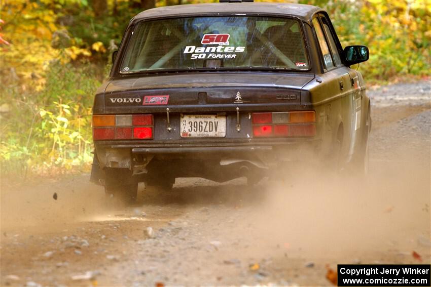 Adam Brock / Shanti Witt Volvo 244 on SS15, Double Trouble.