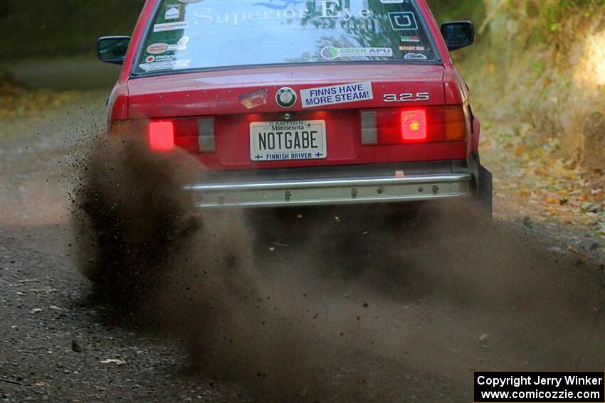 Levi Johnson / Griffin Johnson BMW 325e on SS16, Mount Marquette.