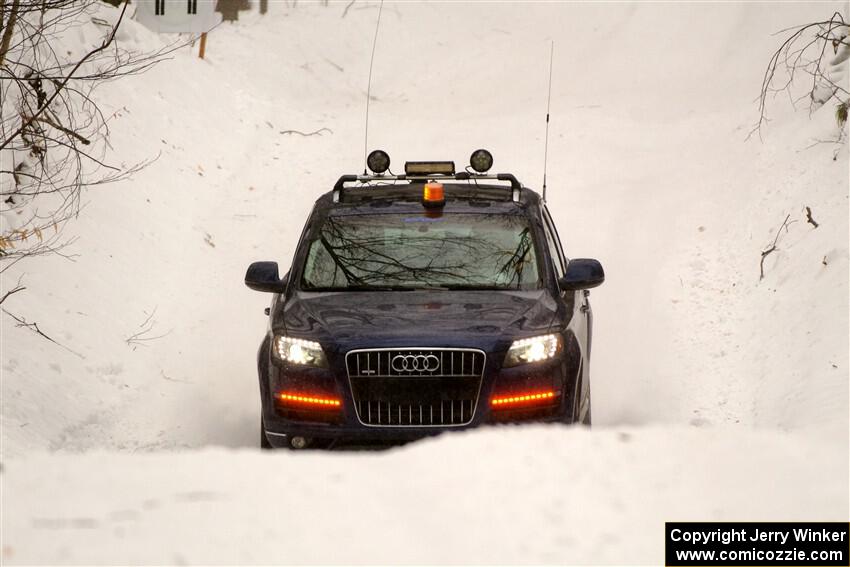 An Audi Q7 sweeps SS9, Old State-Huff I.