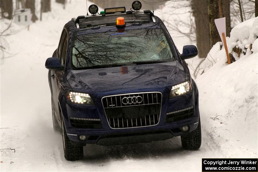 An Audi Q7 sweeps SS9, Old State-Huff I.