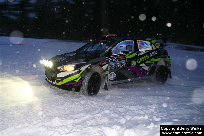 Patrick Gruszka / Aris Mantopoulos Hyundai i20 R5 on SS15, Shoreline-Sage Creek I.
