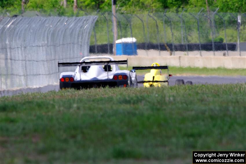Mike Fowler's Van Diemen RF96 Formula Continental and Joe Dehen's P2 Radical SR3 RS 1500