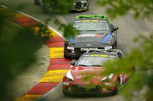 Selin Rollan's and Nikko Reger's Mazda MX-5 Cups