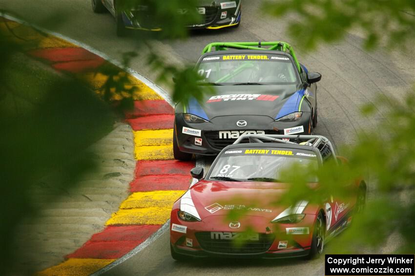 Selin Rollan's and Nikko Reger's Mazda MX-5 Cups