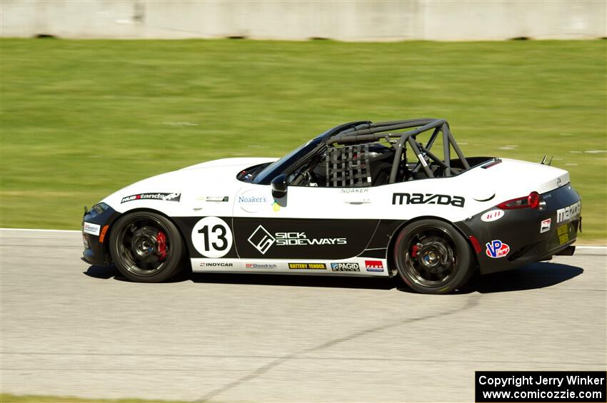 Robert Noaker's Mazda MX-5 Cup