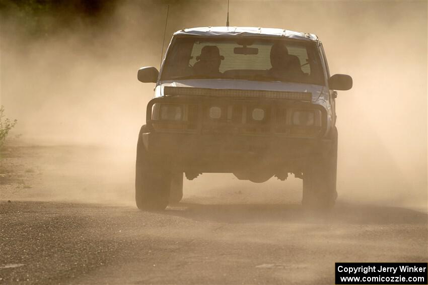 A Jeep Cherokee XJ sweeps SS6, Camp 3 South.