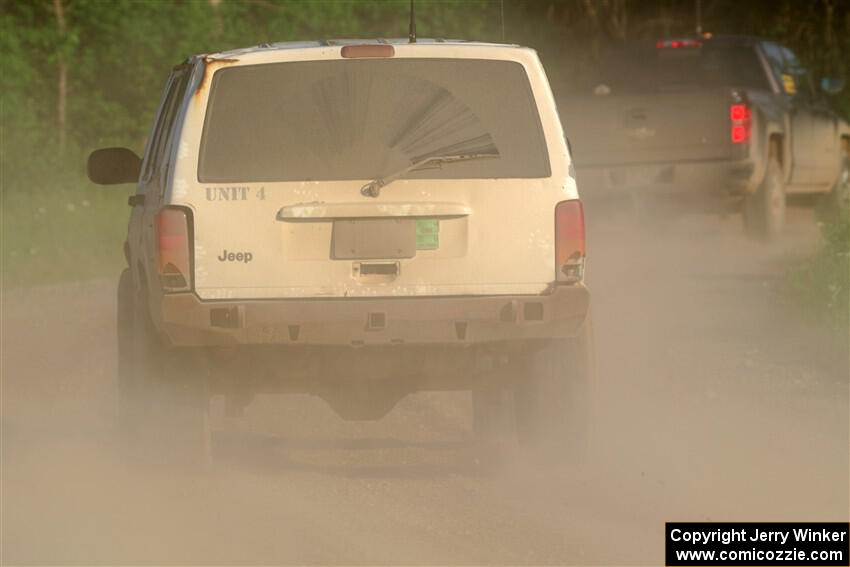 A Jeep Cherokee XJ sweeps SS6, Camp 3 South.