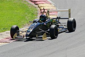Gabriel Cahan's Van Diemen RF06/Ford