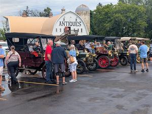John Guehl's 1907 REO, Richard Anderson's 1906 Maxwell and Pat Hanggi's 1909 Buick