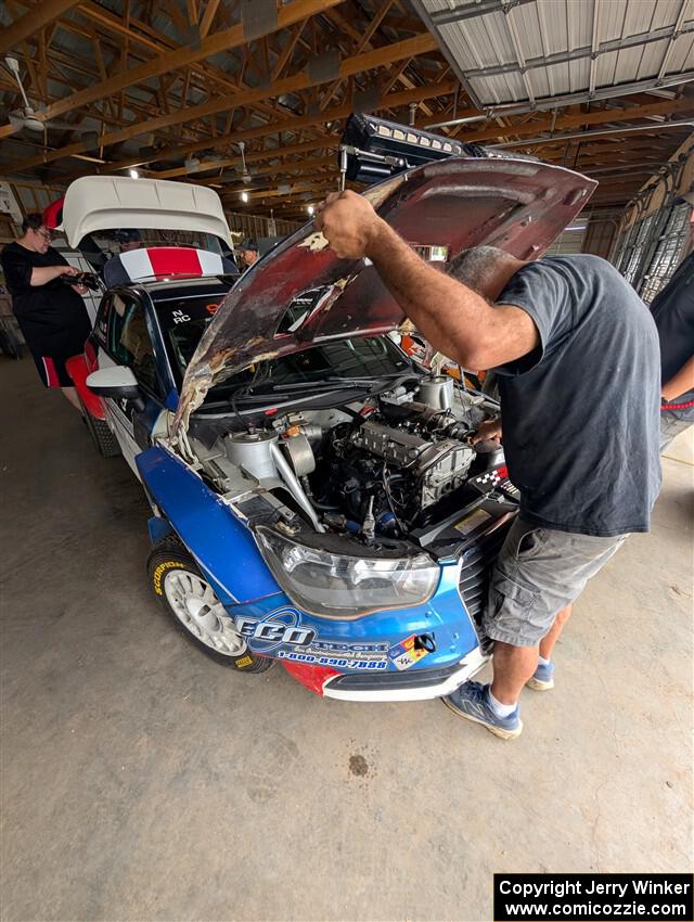 Roberto Yglesias / David Ma Audi A1 Maxx Rally heads through the tech line.