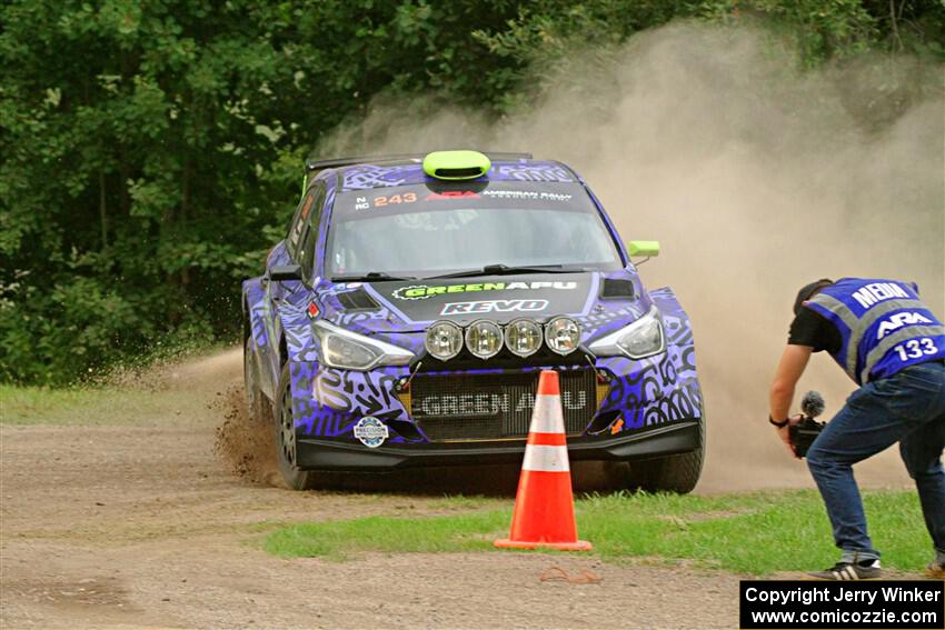 Patrick Gruszka / John Hall Hyundai i20 R5 on SS1, Soo Pass I.