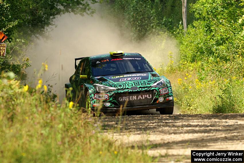 Alastair Scully / Stefan Trajkov Hyundai i20 R5 on SS3, Refuge I.