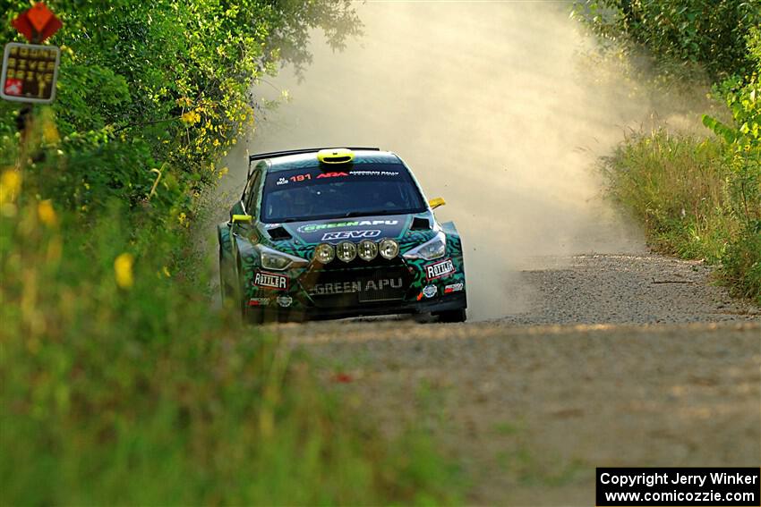 Alastair Scully / Stefan Trajkov Hyundai i20 R5 on SS7, Refuge II.