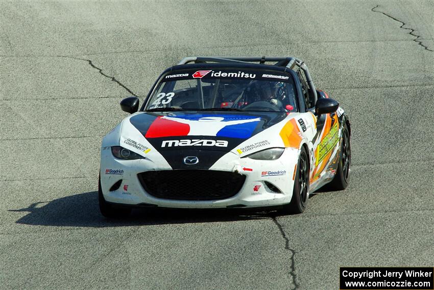 Glenn McGee's Mazda MX-5 Cup