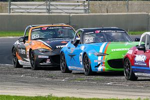 Jonathan Neudorf's and Hernan Palermo's Mazda MX-5 Cups