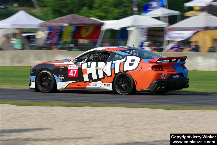 Wesley Slimp's Ford Mustang Dark Horse R