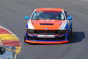 Mike Stillwagon's Ford Mustang Dark Horse R