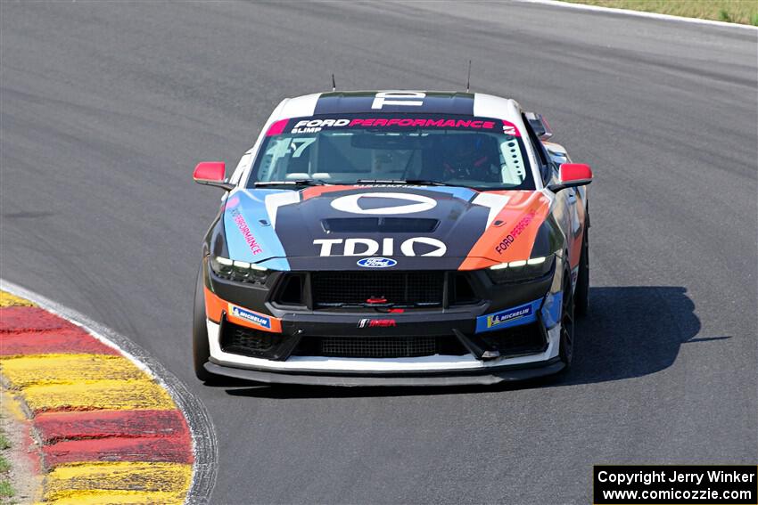 Wesley Slimp's Ford Mustang Dark Horse R