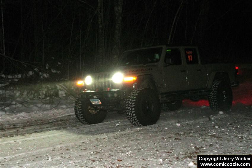 A Jeep Wrangler Rubicon sweeps SS4, Nemadji Trail West II.