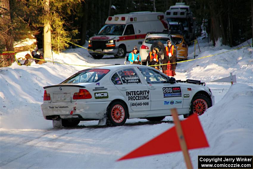 Steve Rowlands / Tessa Jordan BMW 330i spins on SS15, Agren-Hunters II.