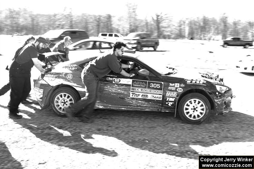 Santiago Iglesias / Cray Dumeah Subaru BRZ is pushed into service after losing the engine.