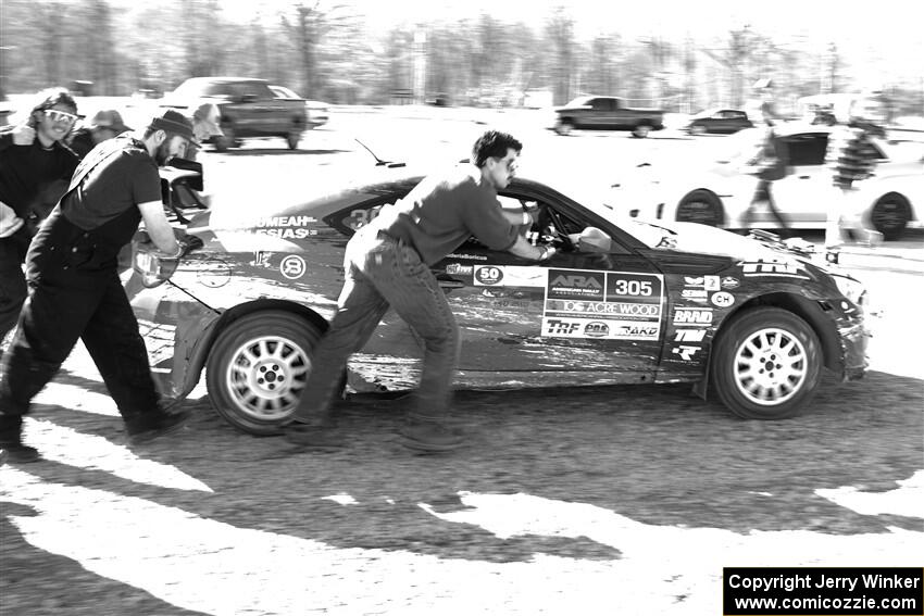 Santiago Iglesias / Cray Dumeah Subaru BRZ is pushed into service after losing the engine.