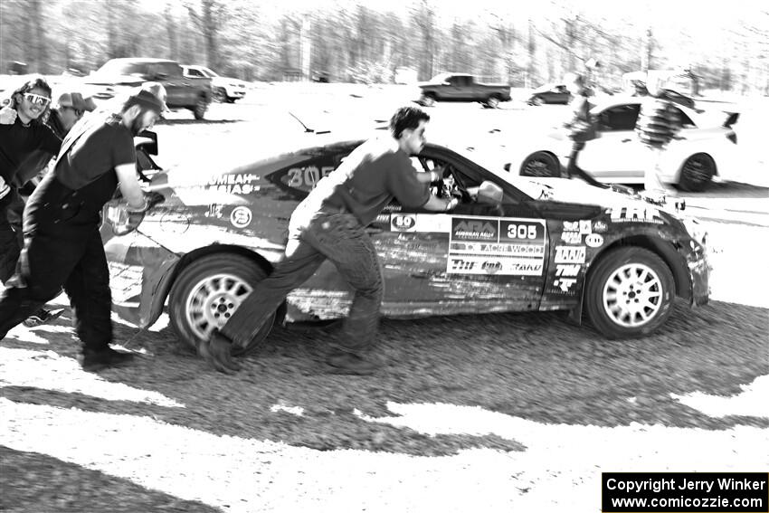 Santiago Iglesias / Cray Dumeah Subaru BRZ is pushed into service after losing the engine.