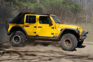 A Jeep Wrangler sweeps SS4, Kabekona II.