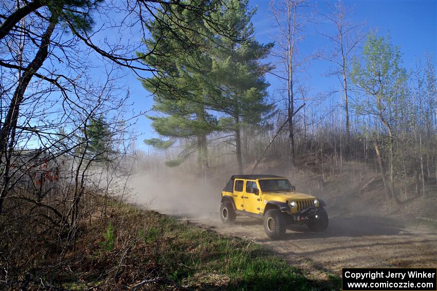 A Jeep Wrangler sweeps SS6, Kabekona III.