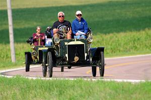 Dave Shadduck's 1907 Ford and Kathryn Brewer's 1907 Ford