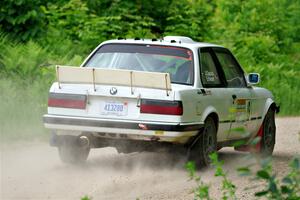 Elena Huizar / Julienne Ciacico BMW 325i on SS1, Camp 3 North.