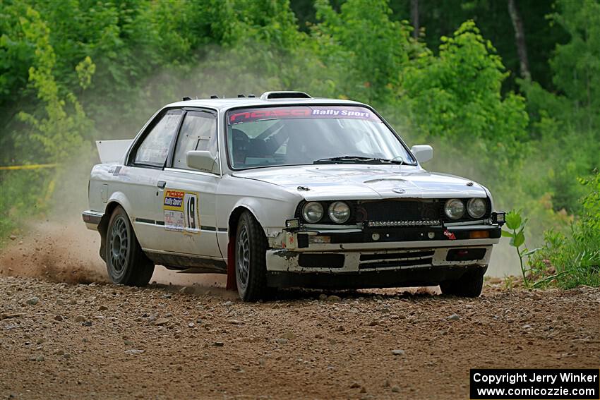Elena Huizar / Julienne Ciacico BMW 325i on SS1, Camp 3 North.