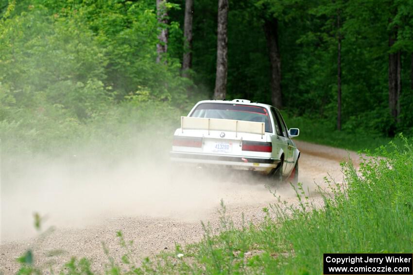 Elena Huizar / Julienne Ciacico BMW 325i on SS1, Camp 3 North.