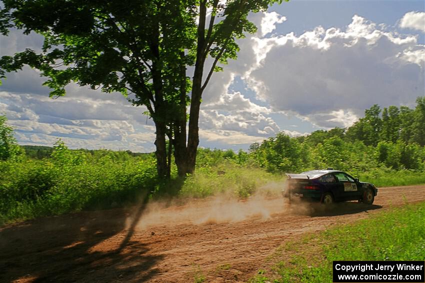 Maegan Burkart / Joanna Seaman Honda CRX Si on SS5, Chainsaw Junksin.